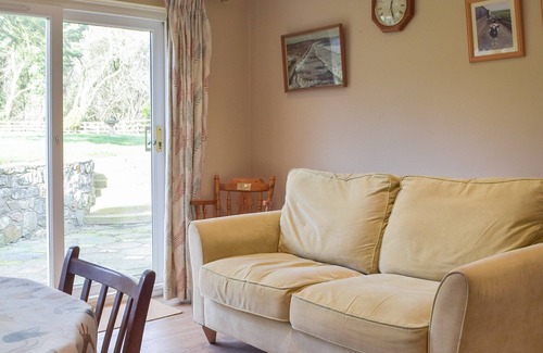 Haverfordwest Cabaña | 3 bedroom accommodation in Camrose