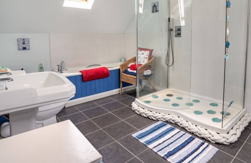 Llangwm Cabaña | 3 bedroom accommodation in Llangwm