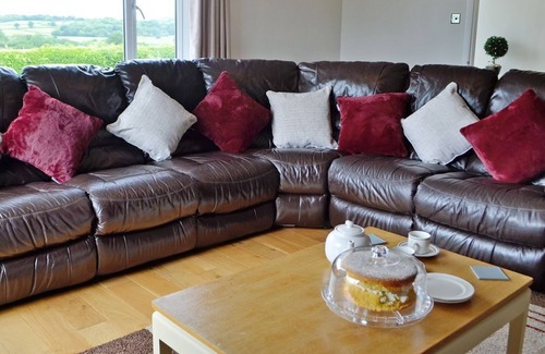 Felin Fach Cabaña | 3 bedroom accommodation in Brecon