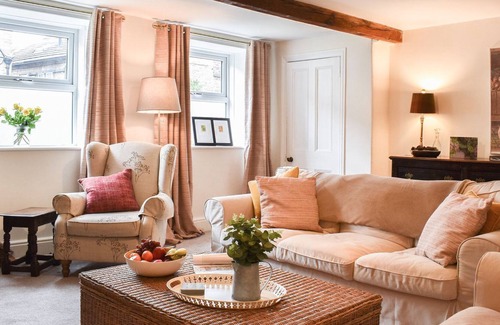 Honley Cabaña | 3 bedroom accommodation in Honley, near Holmfirth
