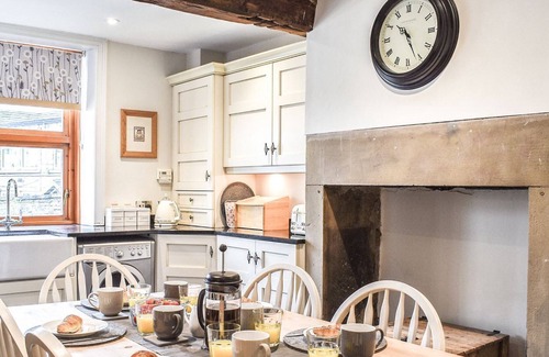 Honley Cabaña | 3 bedroom accommodation in Honley, near Holmfirth