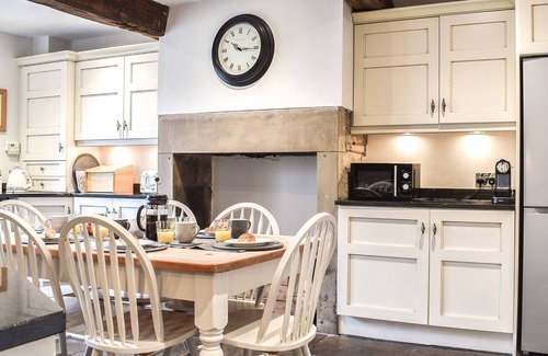 Honley Cabaña | 3 bedroom accommodation in Honley, near Holmfirth