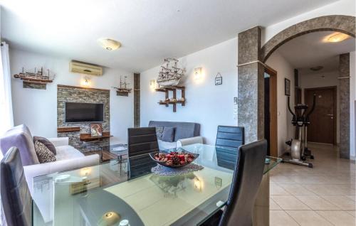 Duce Apartamento | 3 Bedroom Amazing Apartment In Duce