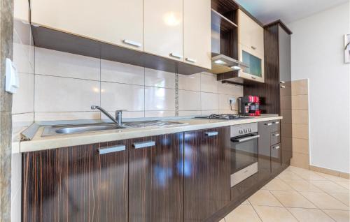 Duce Apartamento | 3 Bedroom Amazing Apartment In Duce