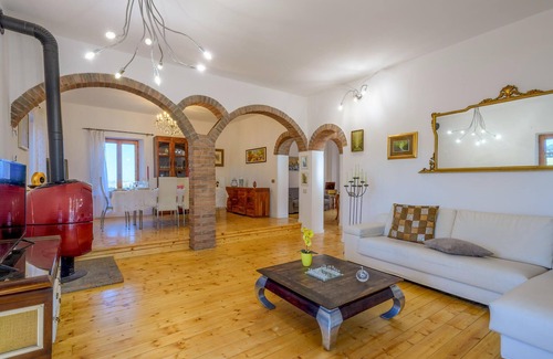 Montelabbate Casa | Impresionante casa de 3 dormitorios en.