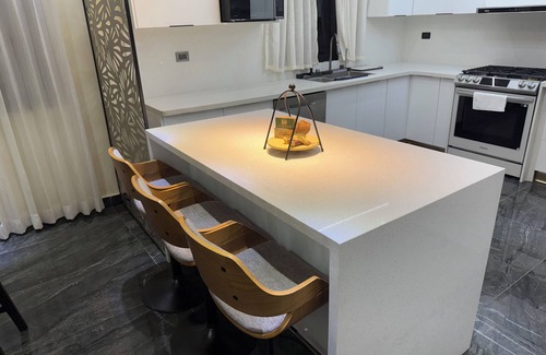 Prado Oriental Apartamento | 3-bedroom apartment in fabulous Santo Domingo Este with fitness room, AC