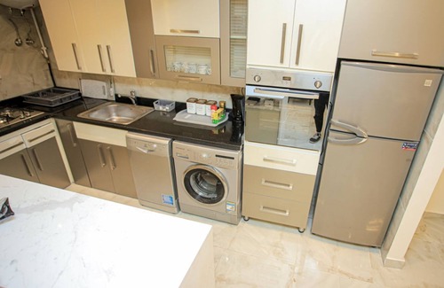 Al Duqqi Apartamento | 3-bedroom apartment in lovely Giza Governorate with AC, WiFi and nile view