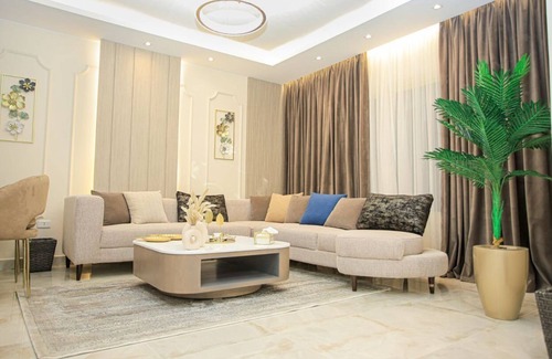 Al Duqqi Apartamento | 3-bedroom apartment in lovely Giza Governorate with AC, WiFi and nile view