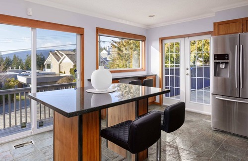 Upper Lonsdale Apartamento | 3 Bedroom Apartment in NorthVan