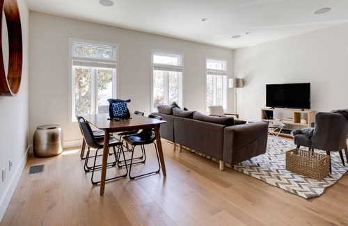 Nob Hill Apartamento | 3 Bedroom Apartment in Upscale Neighborhood