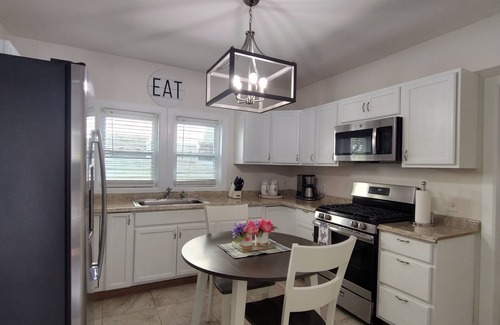 Buffalo Apartamento | 3-bedroom apartment Buffalo-Niagara Falls easy parking