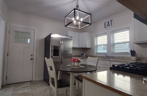 Buffalo Apartamento | 3-bedroom apartment Buffalo-Niagara Falls easy parking
