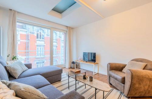 La Madeleine Apartamento | 3 bedroom apartment with parking & balconies