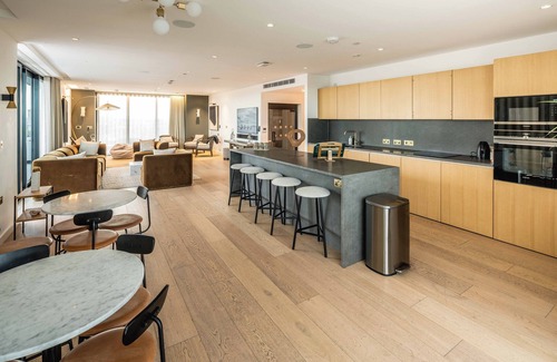 St. Pancras and Somers Town Apartamento | 3-bedroom apartment in delightful London with WiFi, fitness room, AC