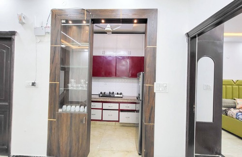 Pashim Vihar Apartamento | 3-bedroom apartment in marvelous Delhi with WiFi, AC