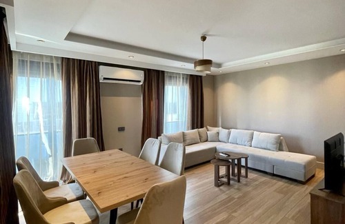 Konyaalti Apartamento | 3-bedroom Apartment in enchanting Antalya with AC, WiFi