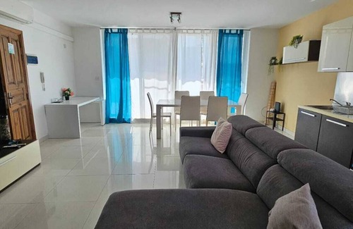 Madliena Apartamento | 3-Bedroom Apartment with Front Sea View, 200 sqm