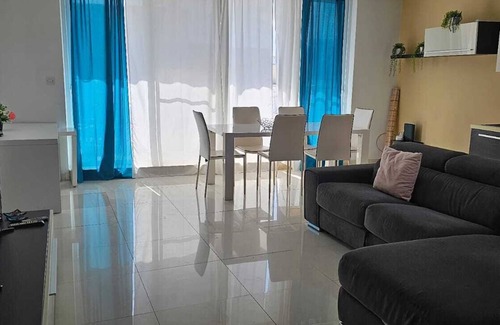Madliena Apartamento | 3-Bedroom Apartment with Front Sea View, 200 sqm