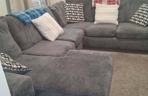 Rochester Apartamento | 3-bedroom apartment near Airport & U of R in charming Rochester with AC