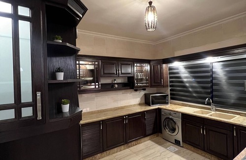 Amman Apartamento | 3 Bedroom Apartment Of 200 Square M With Terrace