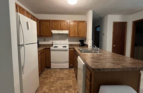 Kabrich Crescent Apartamento | 3-bedroom Apartment in Blacksburg, Half a Mile from Downtown!