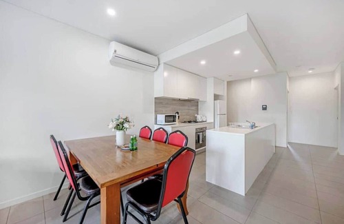 Homebush Apartamento | 3 bedroom apt close to Sydney Olympic park