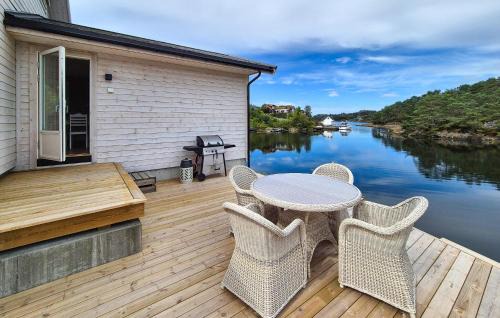 Meland Casa | 3 Bedroom Awesome Home In Rossland