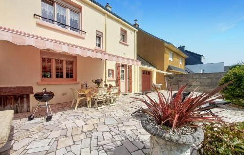 Riantec Casa | 3 Bedroom Awesome Home In Riantec