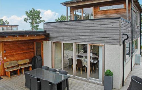 Bomlo Casa | 3 Bedroom Awesome Home In Mosterhamn