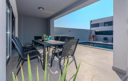 Vrsi Casa | 3 Bedroom Awesome Home In Vrsi