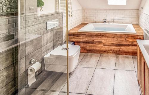 gmina Kobylanka Casa | 3 Bedroom Awesome Home In Zieleniewo