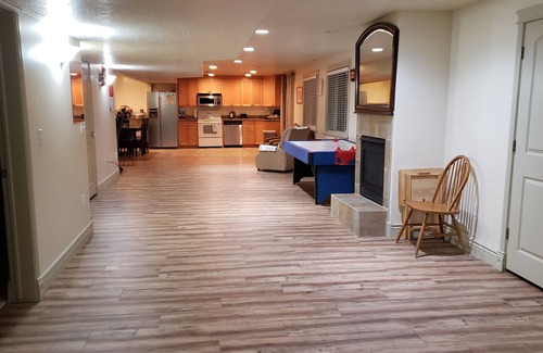 Farmington Casa | 3 Bedroom Basement Suite with Kitchen