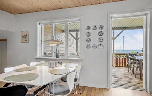 Sandkaas Apartamento | 3 Bedroom Beautiful Apartment In Allinge