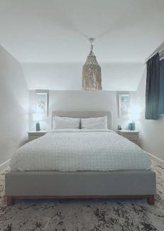 Portsmouth Casa | 3 Bedroom Beautiful Home with Garden, AC, Hot Tub