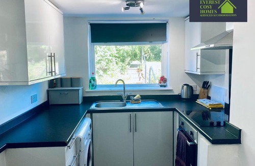 Newark upon Trent Apartamento | 3 Bedroom Beautiful House by Everest Cosy Homes Nottingham with Parking & Wifi