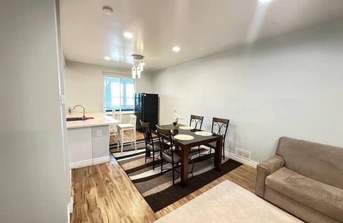 Crafton Casa | 3-bedroom building in fantastic Pittsburgh with AC