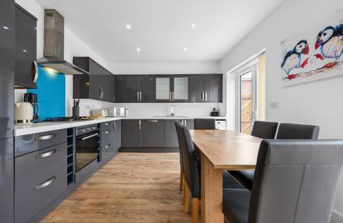 Stoke Bardolph Apartamento | 3 Bedroom Bungalow with Garden and Parking