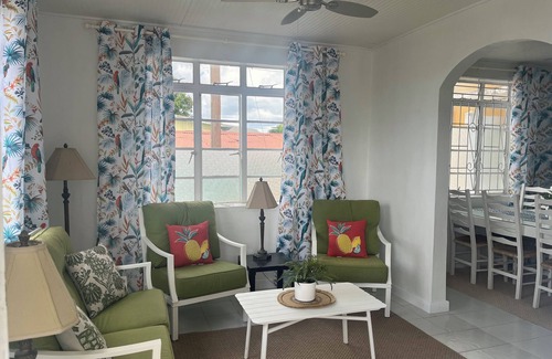 Oistins Casa | 3 Bedroom Bungalow near Miami Beach and Oistins,