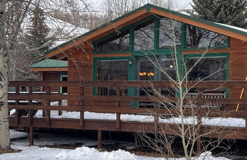 Bozeman Cabina | 3-bedroom cabin in beautiful Bridger Canyon