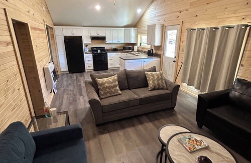 Combs Cabina | 3 bedroom cabin in Combs AR Mill Creek Rd .Closest rental to the Trailhead.