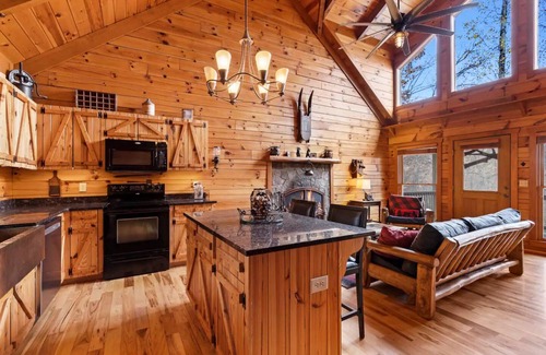 Stanardsville Cabina | 3 Bedroom Cabin near SNP with views!