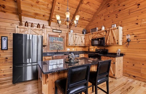 Stanardsville Cabina | 3 Bedroom Cabin near SNP with views!