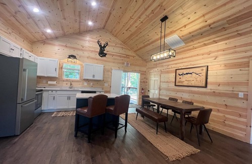 Brookville Cabina | 3-Bedroom Cabin near Brookville Lake