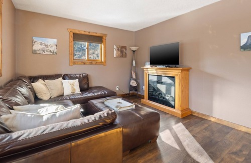 Rapid City Cabina | 3 Bedroom Cabin with Rustic Charm