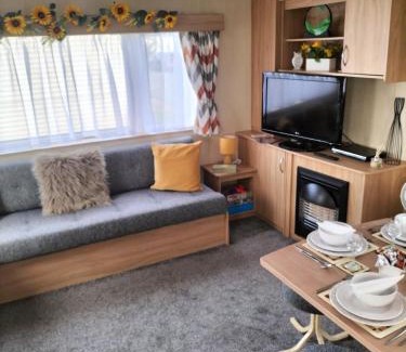 Rhyl Casa | 3 Bedroom Caravan, Edi Rita, Robin Hood, Pet Friendly