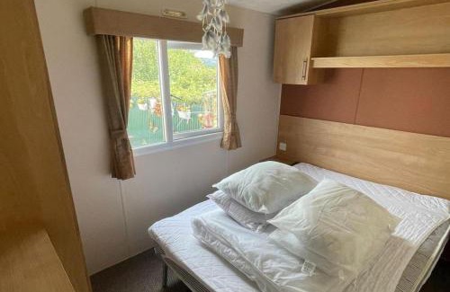 Rhyl Chalet De Esquí | 3 Bedroom Caravan - Sleeps 6 Pool & Garden