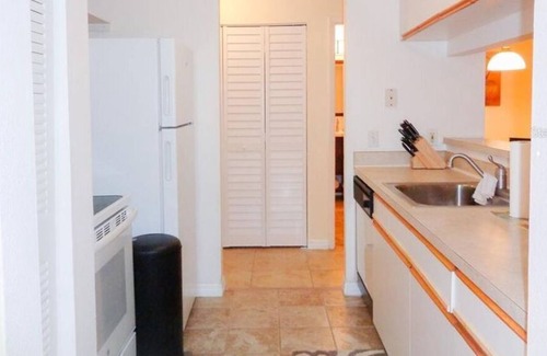 Pinellas Point Condominio | 3 Bedroom Condo L-21002 by Houzlet