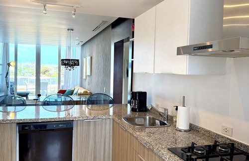 Washington Condominio | 3-bedroom condo close to Eagle and Palm Beach + pool and free wi-fi