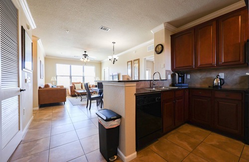 Wellington Condominio | 3-bedroom condo in beautiful Davenport, close to Disney / 2 pools, fitness room