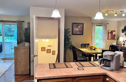 Poland Condominio | 3-bedroom condo in beautiful Poland with 3 full bathrooms and 1 half bath.